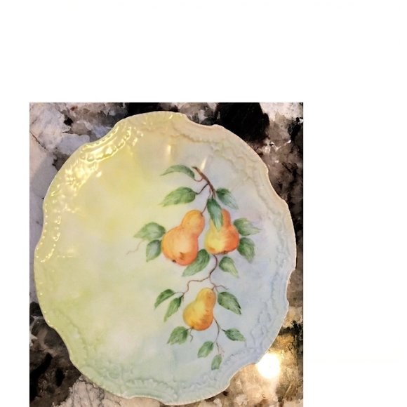 Vintage Hand Painted Porcelain Plate Pears Scalloped Edge 8"   Approx 8". Excell - Picture 1 of 3